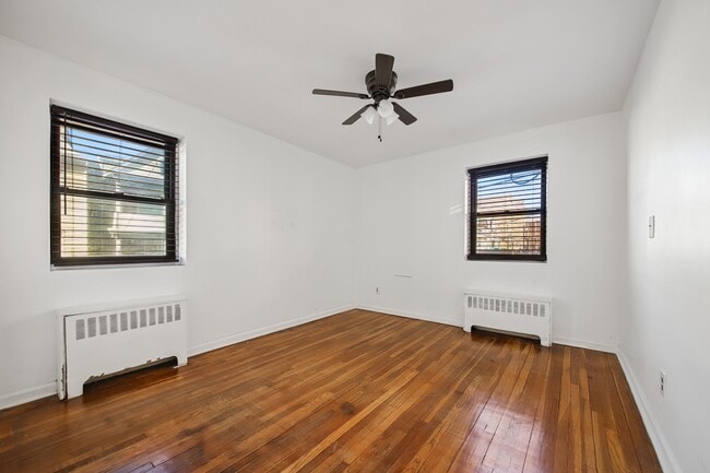 Building Photo - 165 Vroom St