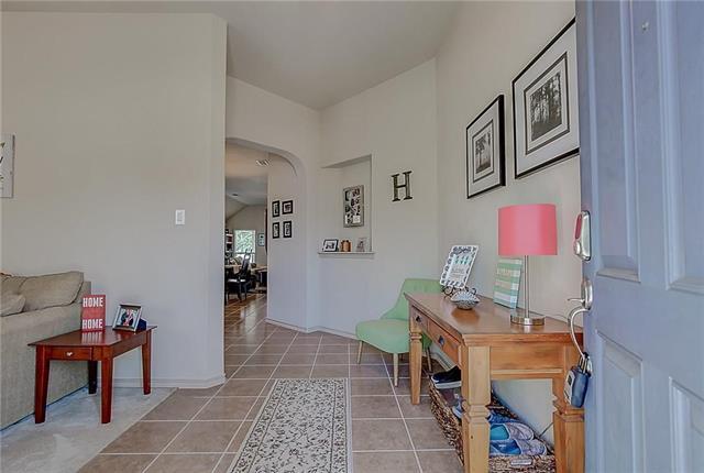 Building Photo - 5009 Holliday Dr