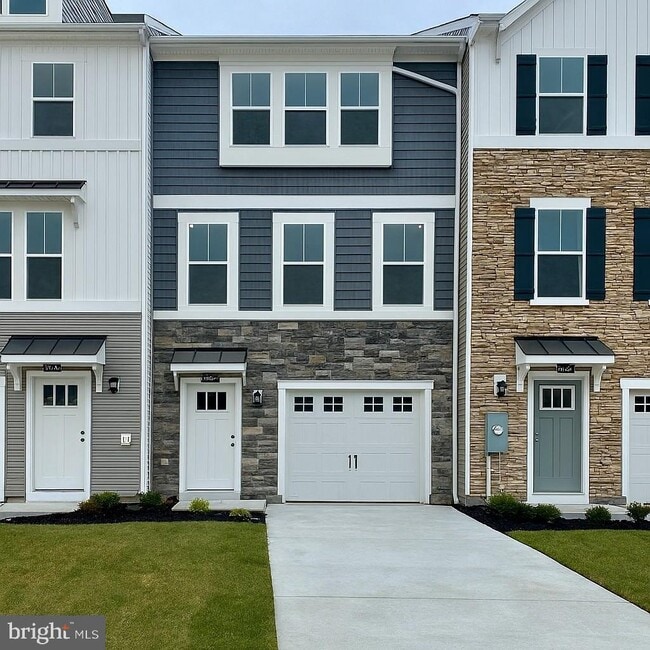 Building Photo - 29418 Oxford Dr