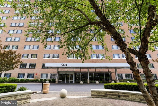 Building Photo - 1900 Lyttonsville Rd