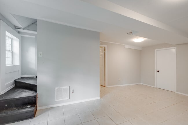 Building Photo - 5225 Hunter Rd
