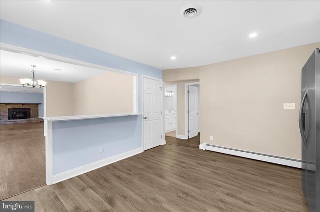 Building Photo - 7643 Paradise Beach Rd