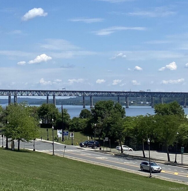 Building Photo - 93 S Lander St