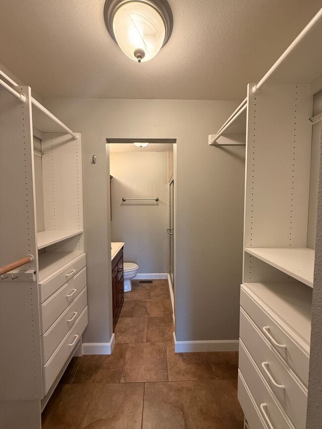 Building Photo - 7351 Huntsmen Cir