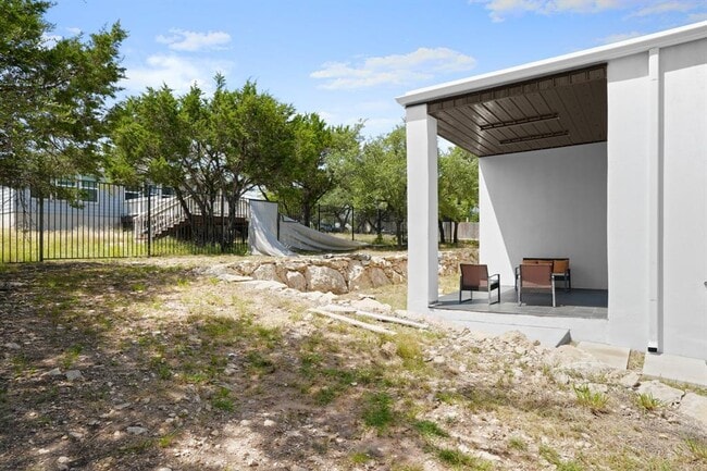 Building Photo - 2401 Thurber Ln