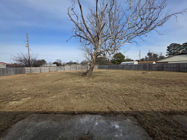 Building Photo - 6536 Grist Mill Rd