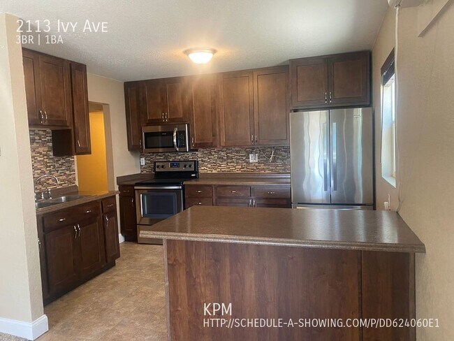 Building Photo - 2113 Ivy Ave