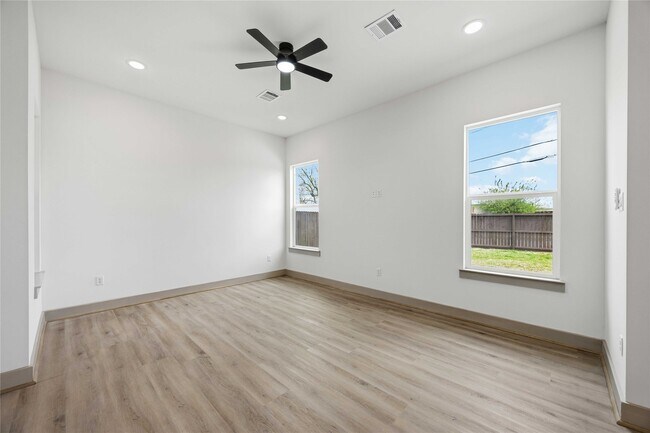 Building Photo - 7555 Calhoun Rd