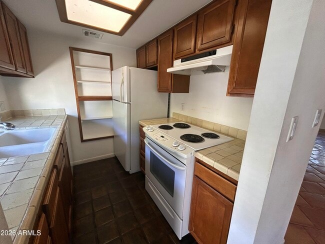 Building Photo - 1449 E Highland Ave