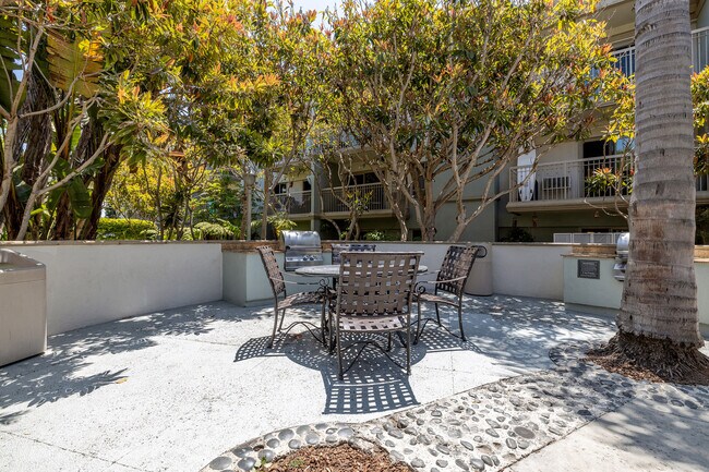 Building Photo - 4025 Via Marina