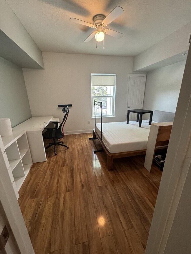 Building Photo - 204 E South St