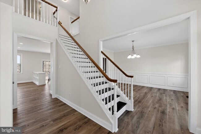 Building Photo - 208 Liberty Cir