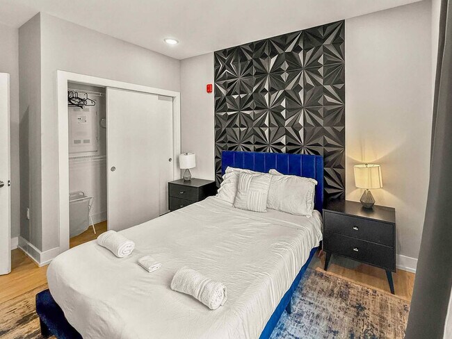 Building Photo - 28 Poplar St