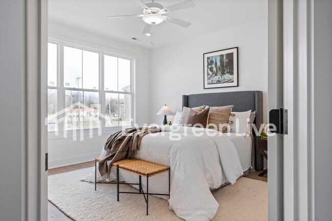 Building Photo - 129 Leggo Ave