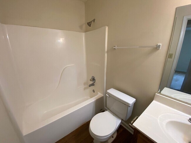 Building Photo - PRE-LEASING FOR AUGUST 7 2026!