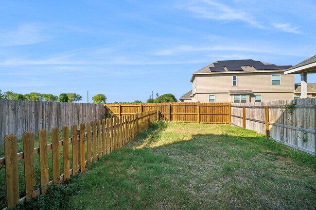 Building Photo - 5415 Moni Rock Dr