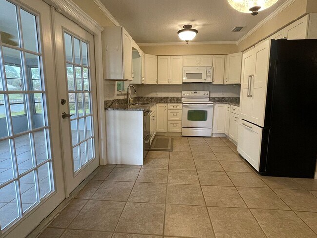 Building Photo - Two bedroom two bath Canal front rental ho...
