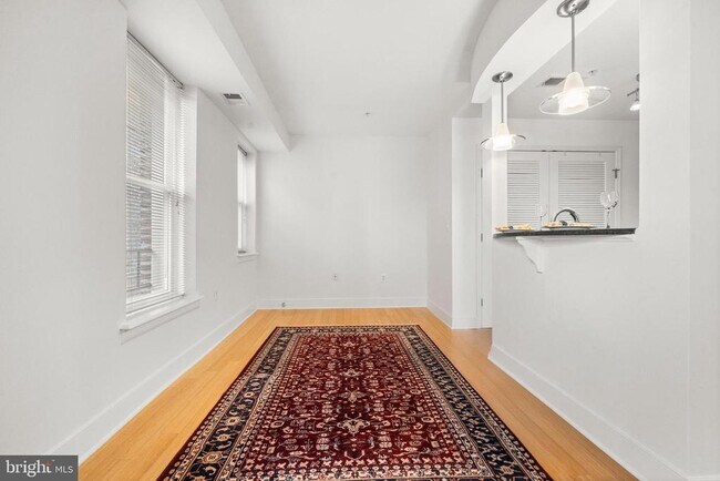 Building Photo - 1106 Columbia Rd NW