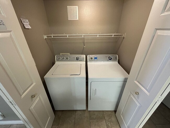 Building Photo - COMPLETED REMODELED 3 BEDROOM, SINGLE STORY UNIT!!!