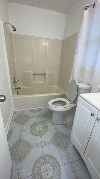 Building Photo - 1750 Kristi Dr