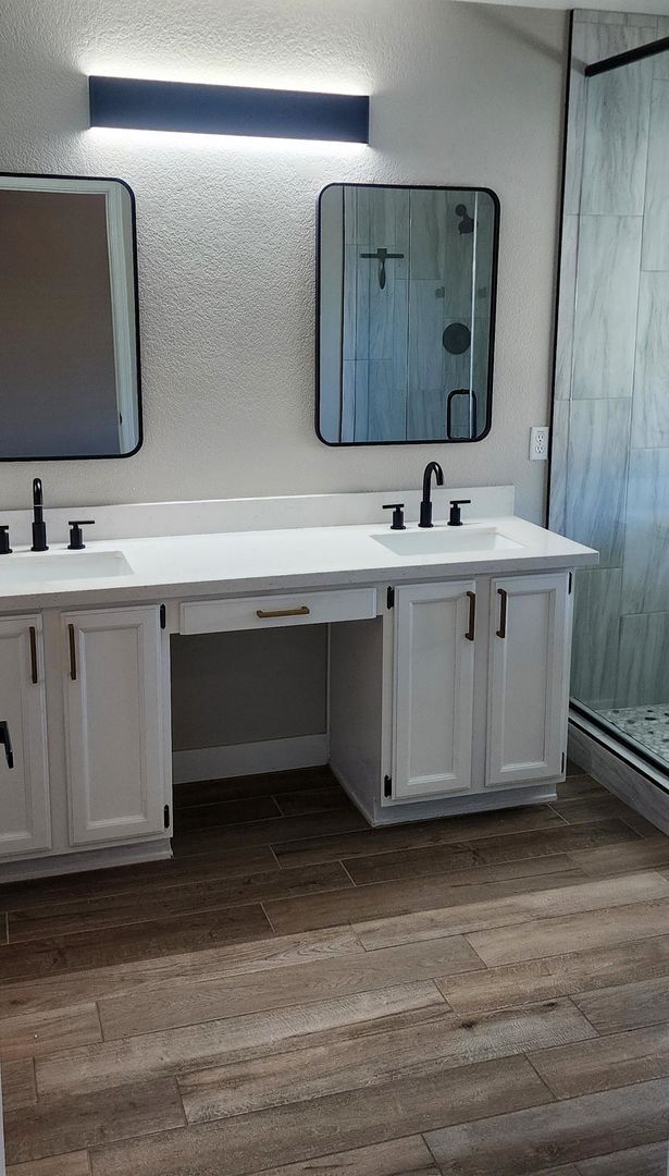 Building Photo - Waterfront living in Chandler!