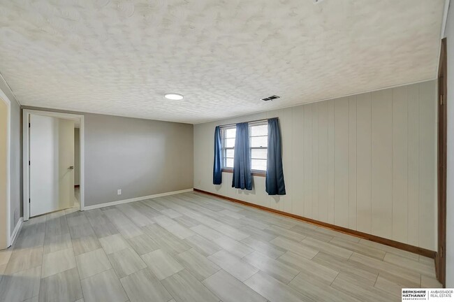 Building Photo - 4620 Van Dorn St