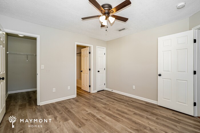 Building Photo - 3974 Eminence Ln