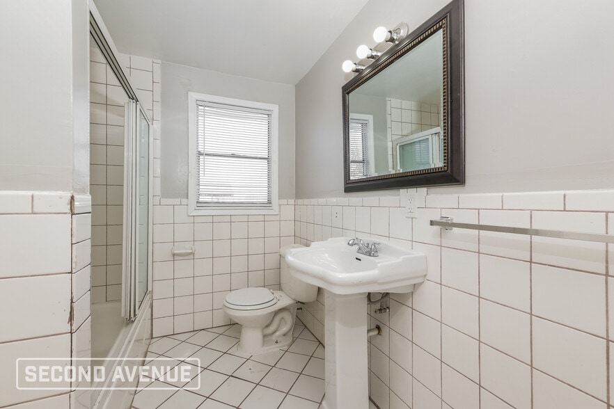 Building Photo - 3100 SW 45th St