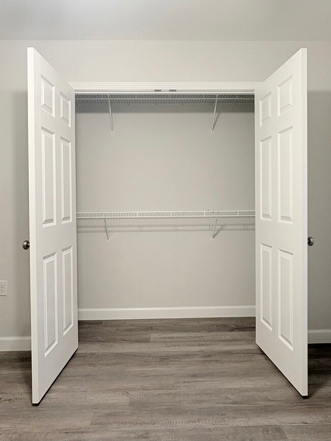 Building Photo - 868 Rodeo Ln