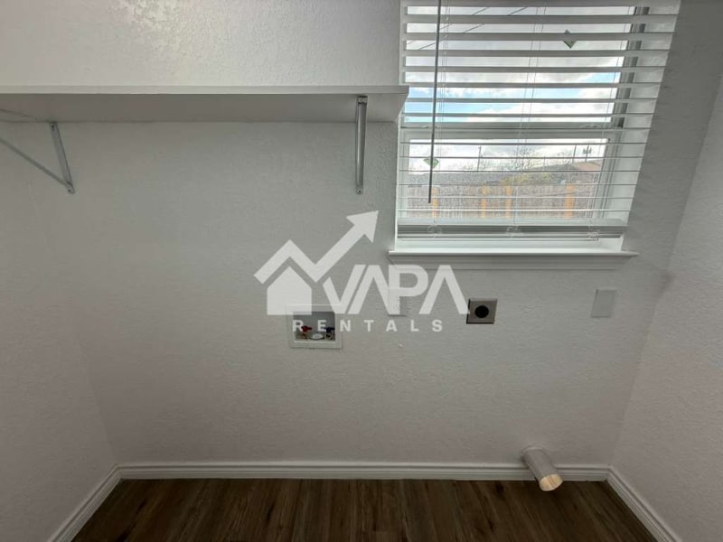 Building Photo - 2902 Woodcliffe St