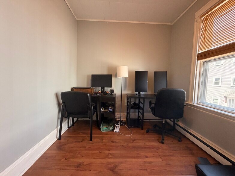 Building Photo - 18 Washburn St