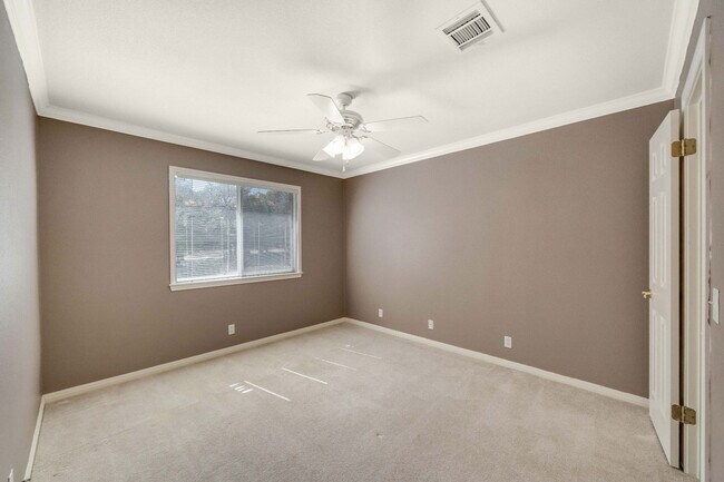 Building Photo - 11901 Jess Dr