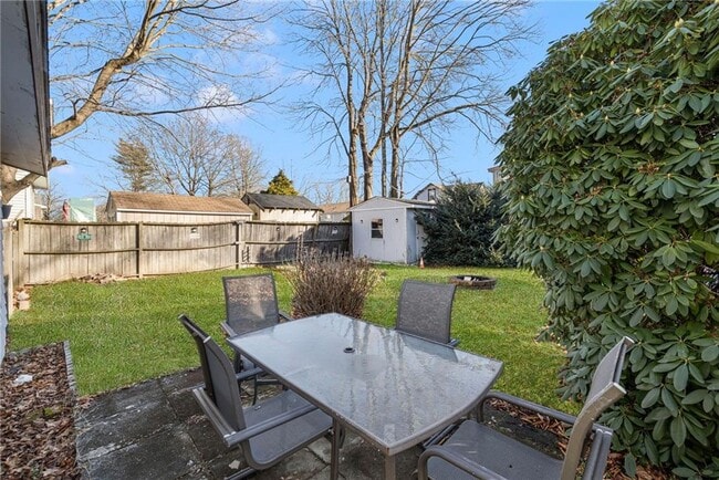 Building Photo - 206 Riverside Ave