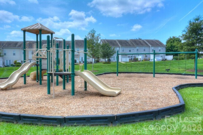Building Photo - 17905 Delmas Dr