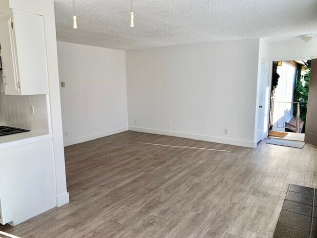 Building Photo - 156