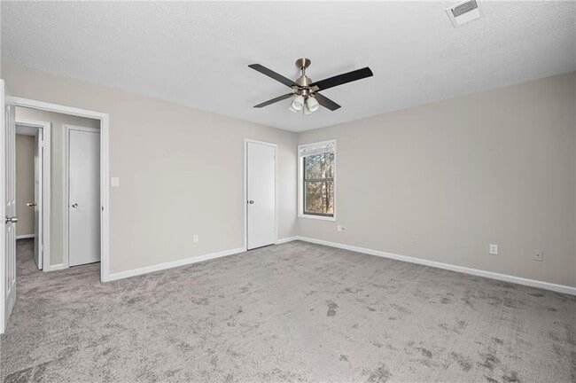 Building Photo - 5345 Memorial Ln SW