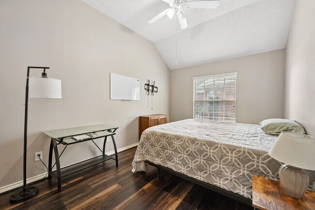 Building Photo - 16334 Pinon Vista Dr