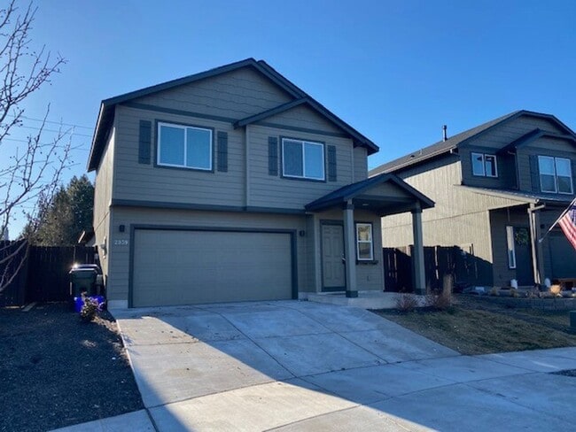 Primary Photo - MOVE IN SPECIAL $500 off first month rent ...