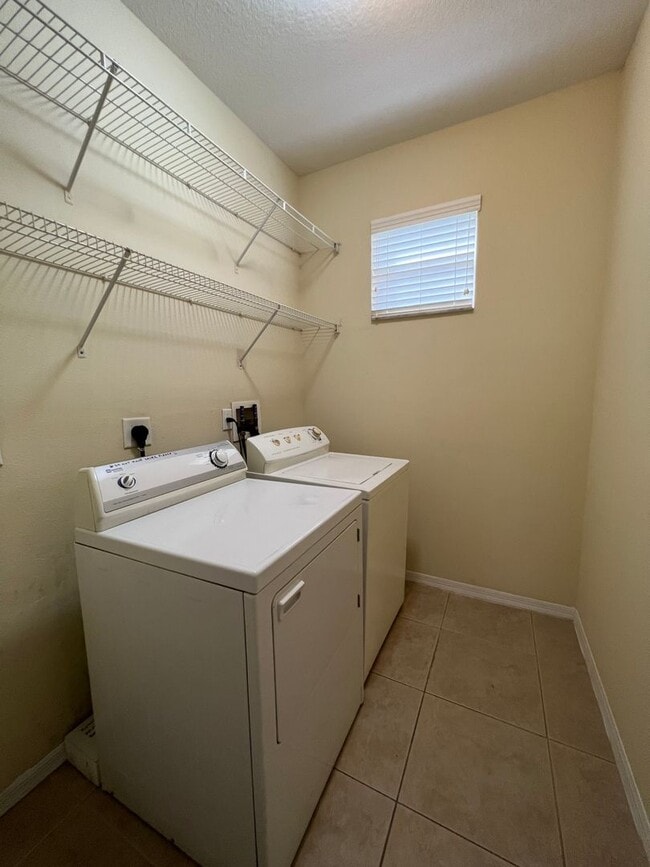 Building Photo - * Coming Soon* 2 Bedroom with Den, 2 Bath in Lake Forest in Saint Lucie west