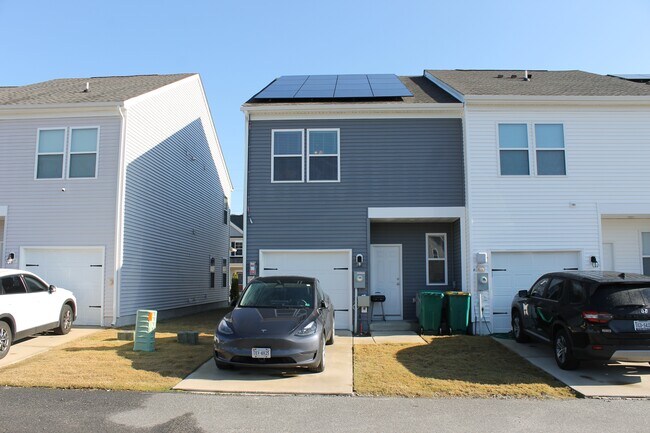 Building Photo - 1523 Stanford Ln