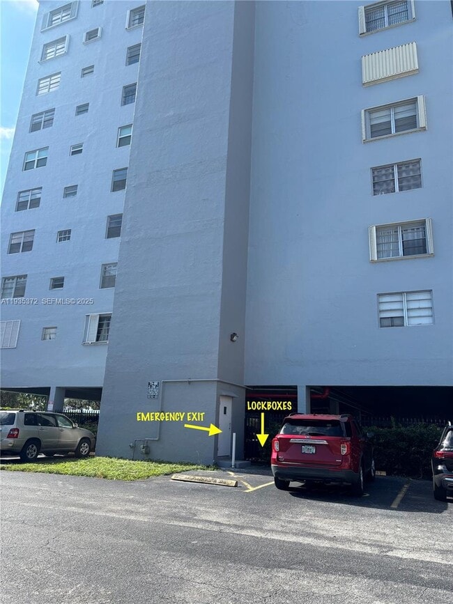 Building Photo - 1470 NE 125th Terrace