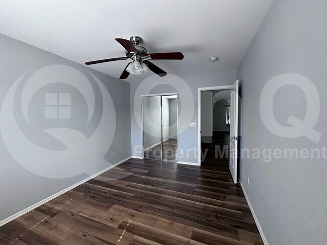 Building Photo - 6521 S Emerald Dr