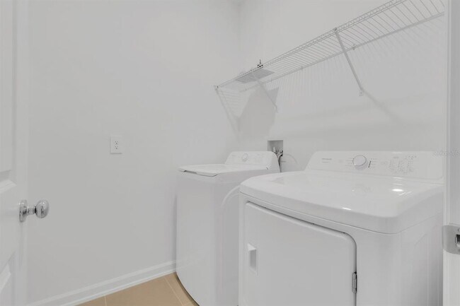 Building Photo - 2803 Maloof Dr