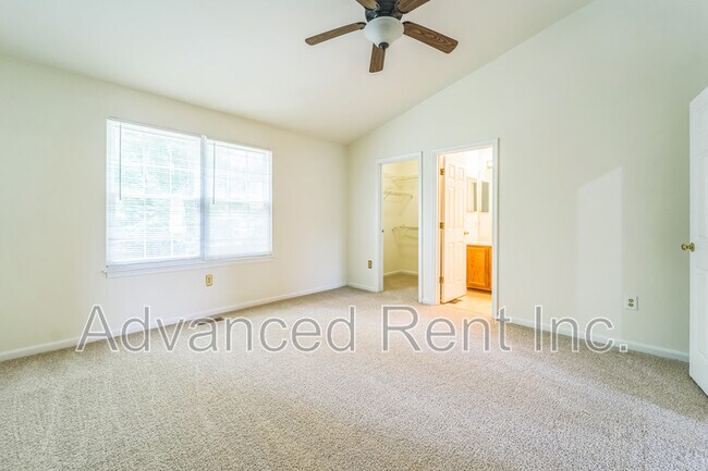 Building Photo - 8942 Quail Run Dr