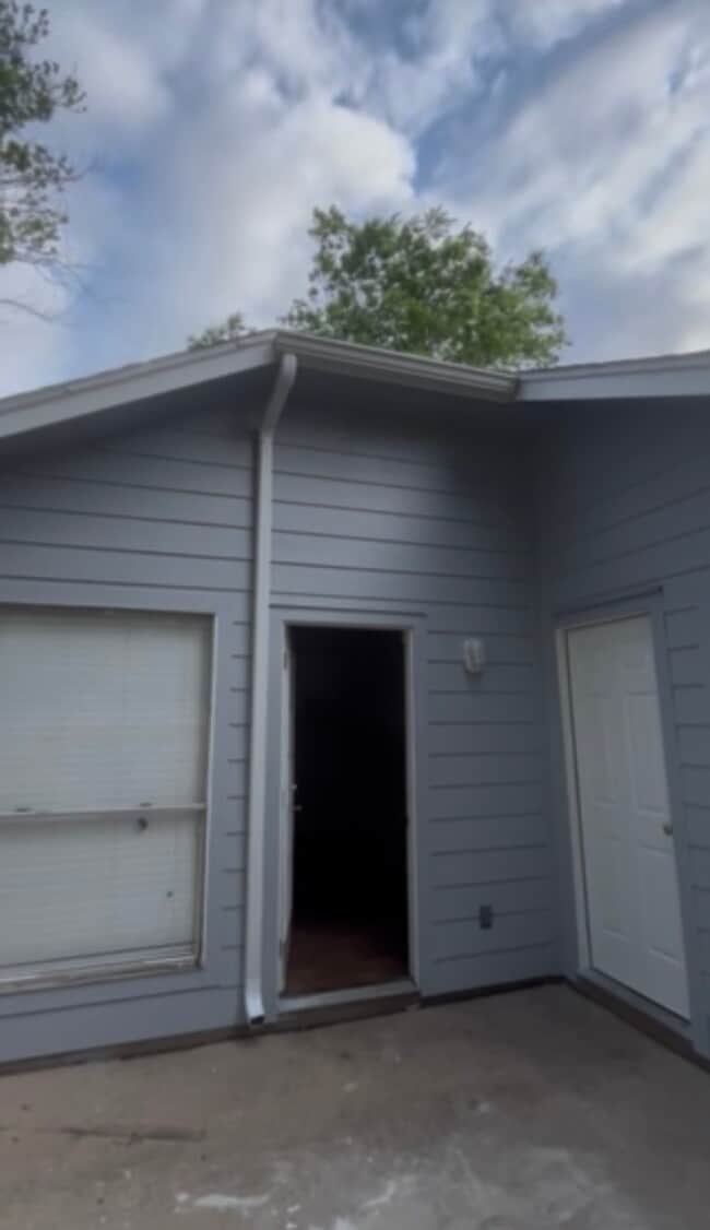 Building Photo - 1710 Blindlake Dr