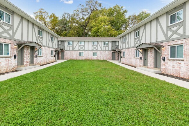 Building Photo - 2201-2219 Woodson Rd