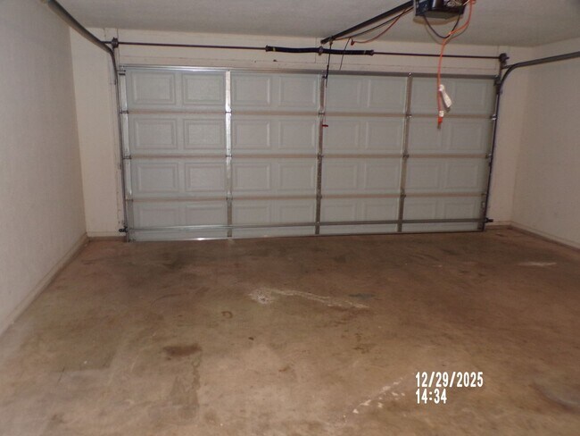 Building Photo - Fantastic eastside home