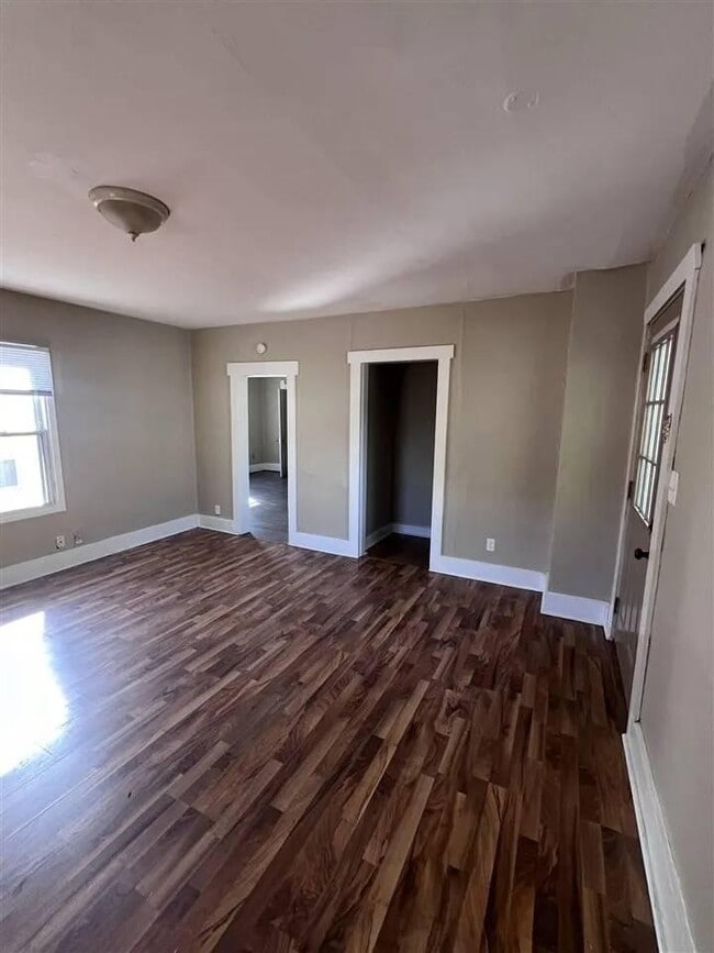 Building Photo - 2.0 bedroom in Richmond Indiana 47374