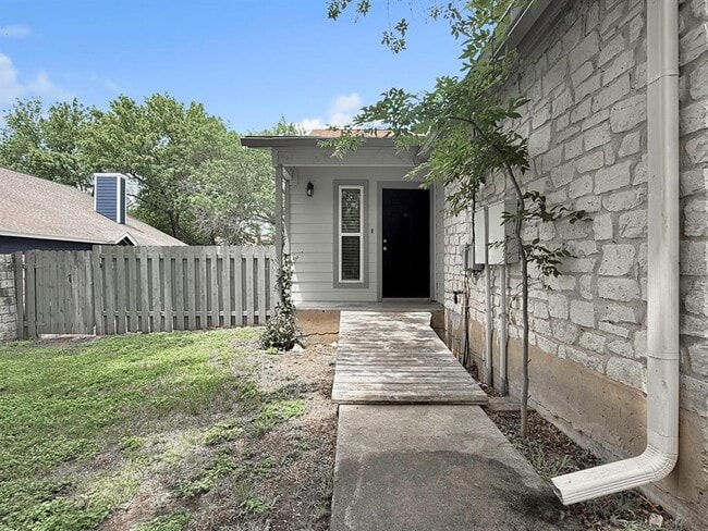 Building Photo - 403 Fantail Loop
