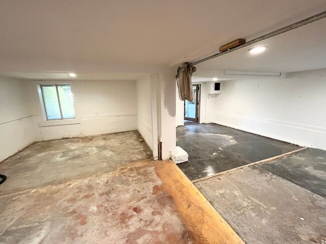 Building Photo - Bernal Heights Garden Cottage - Pet Friendly!